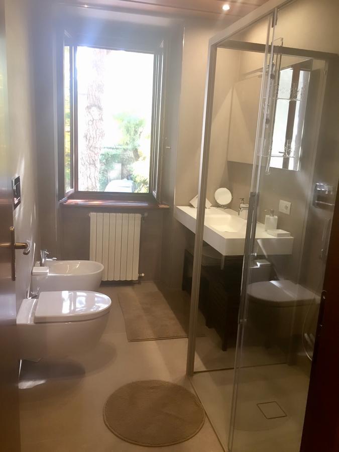 Marie Rose Luxury B&B & Apartment Desenzano del Garda Bagian luar foto