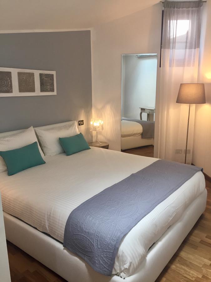 Marie Rose Luxury B&B & Apartment Desenzano del Garda Bagian luar foto