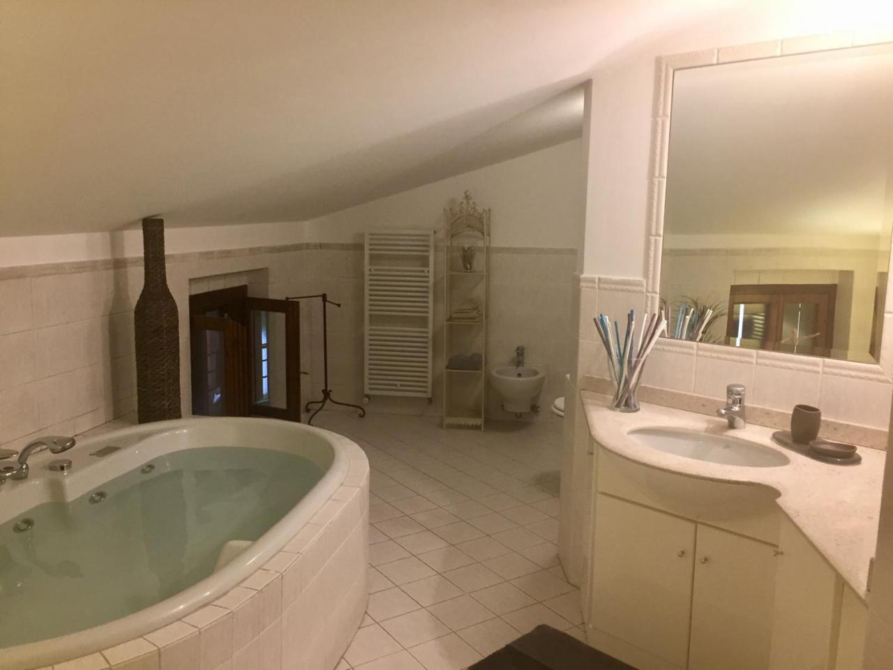 Marie Rose Luxury B&B & Apartment Desenzano del Garda Bagian luar foto
