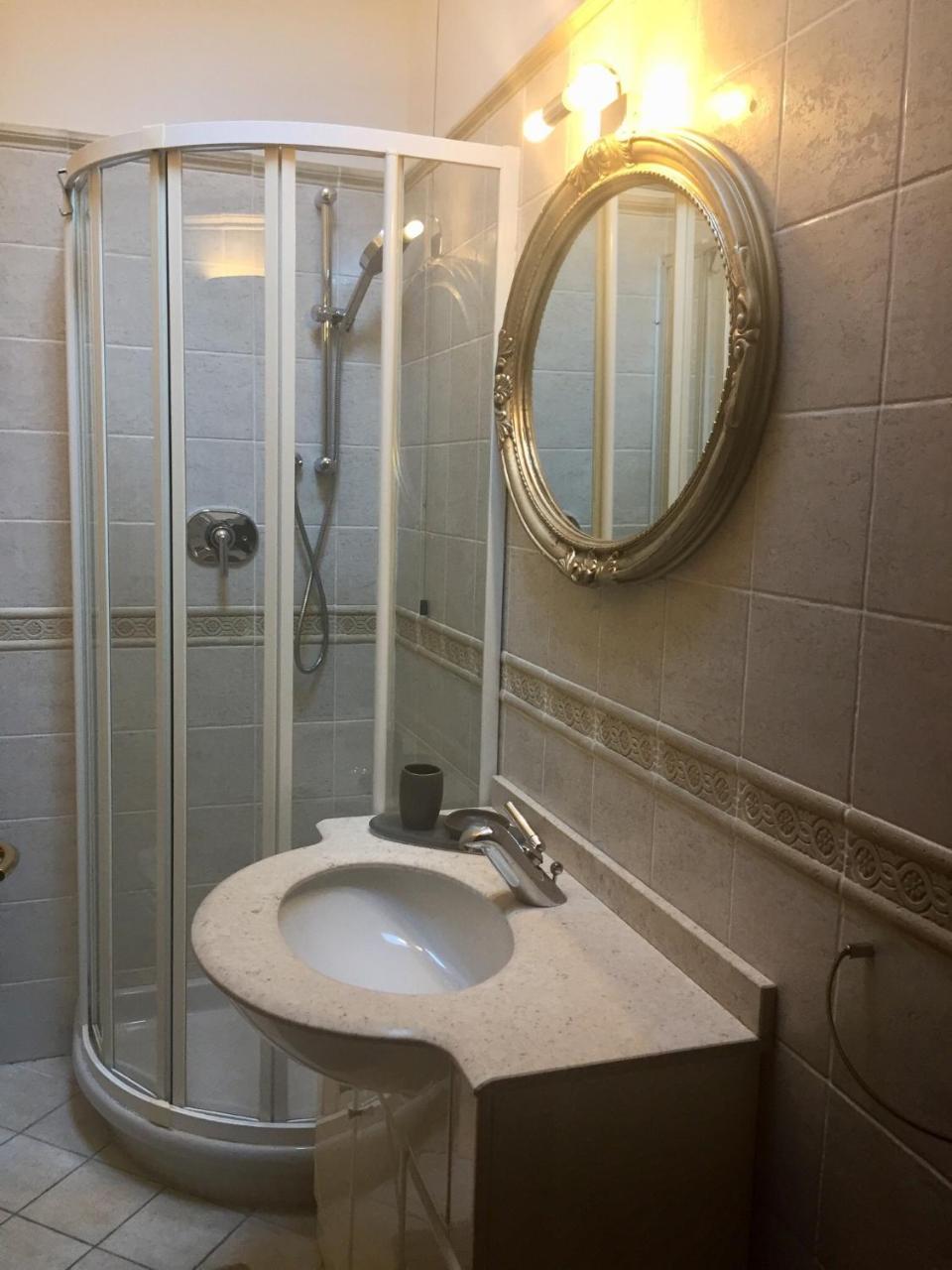 Marie Rose Luxury B&B & Apartment Desenzano del Garda Bagian luar foto